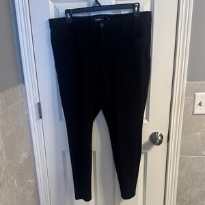 Studio Black Skinny Leggings